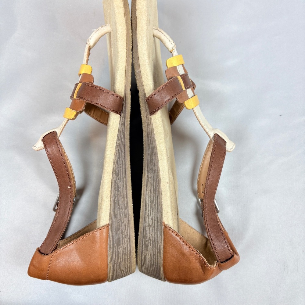 Clarks Womens Qwin Adonia 7.5 Brown Yellow Leather T Strap Gladiator Sandals - Picture 2 of 10